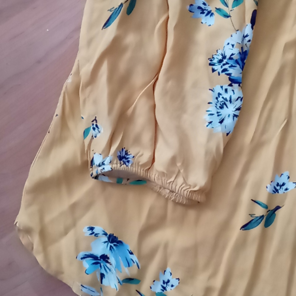 Plus size top - Picture 4 of 6